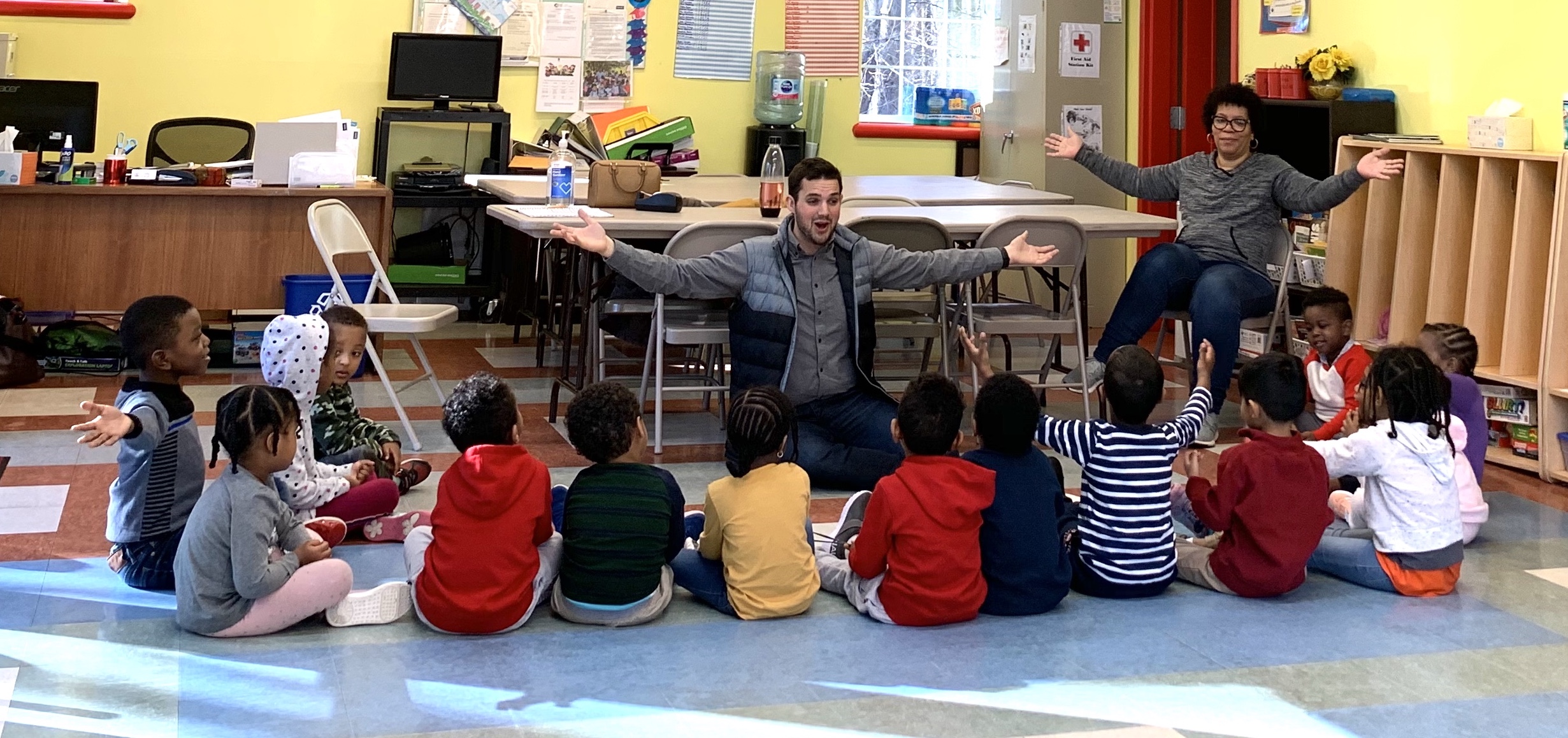 Wesley teaches an early childhood music class for the Tapestry Music Program