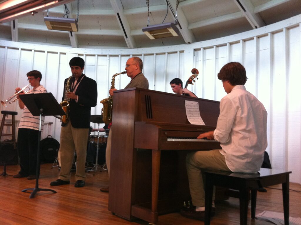 jazz combo performing